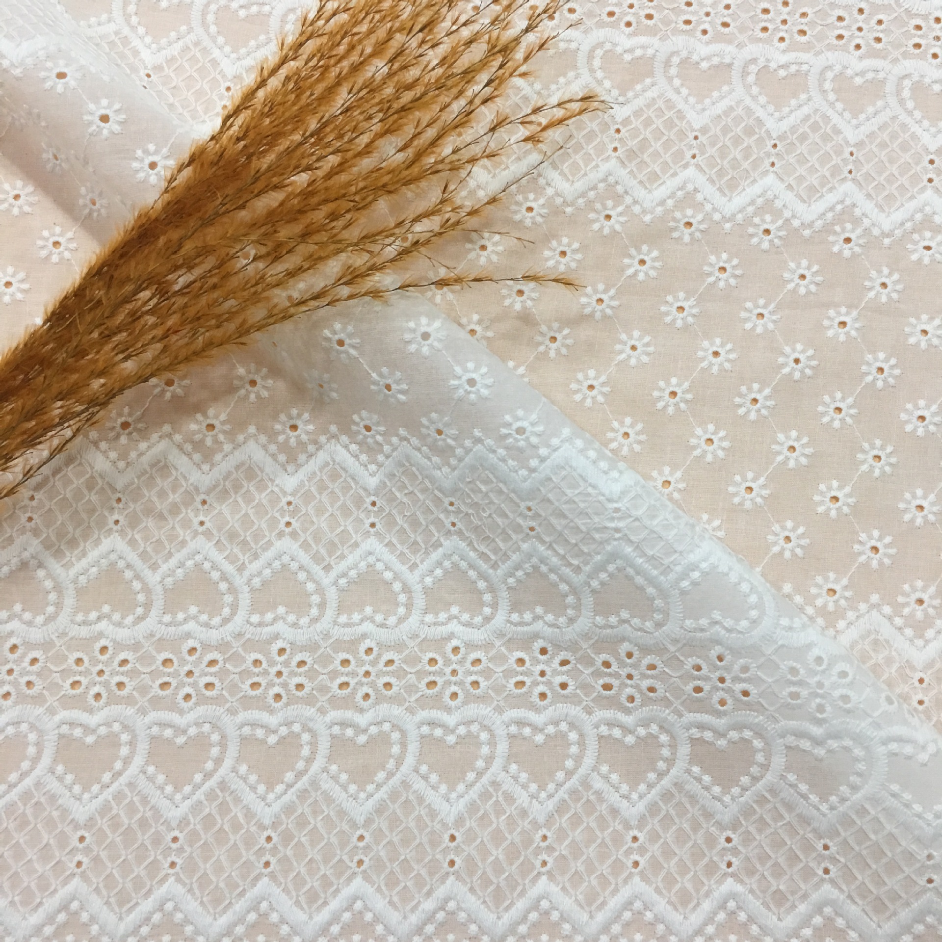 130cm Wide Thin Loving Design  - Sewing Eyelet Fabric reseña y precio